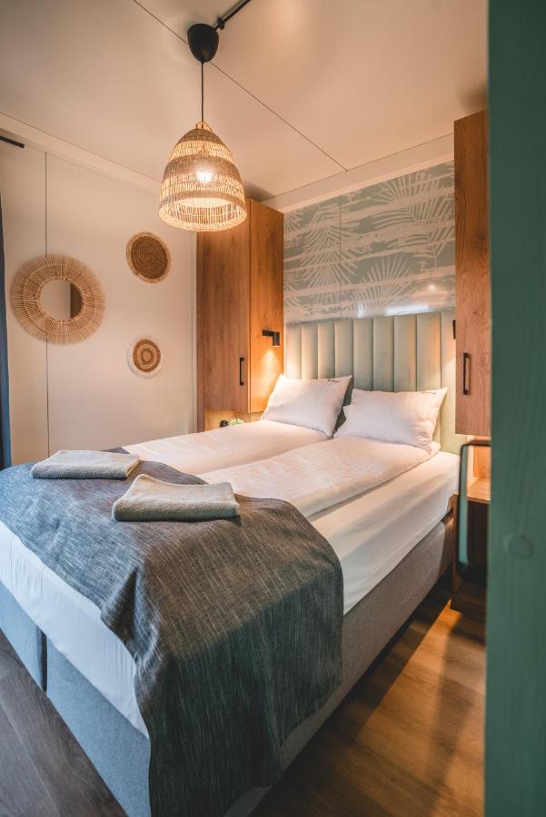 Rresort - Domki Z Krytym I Podgrzewanym Basenem, Sauna, Wifi, Parking W Cenie! Ревал Екстериор снимка