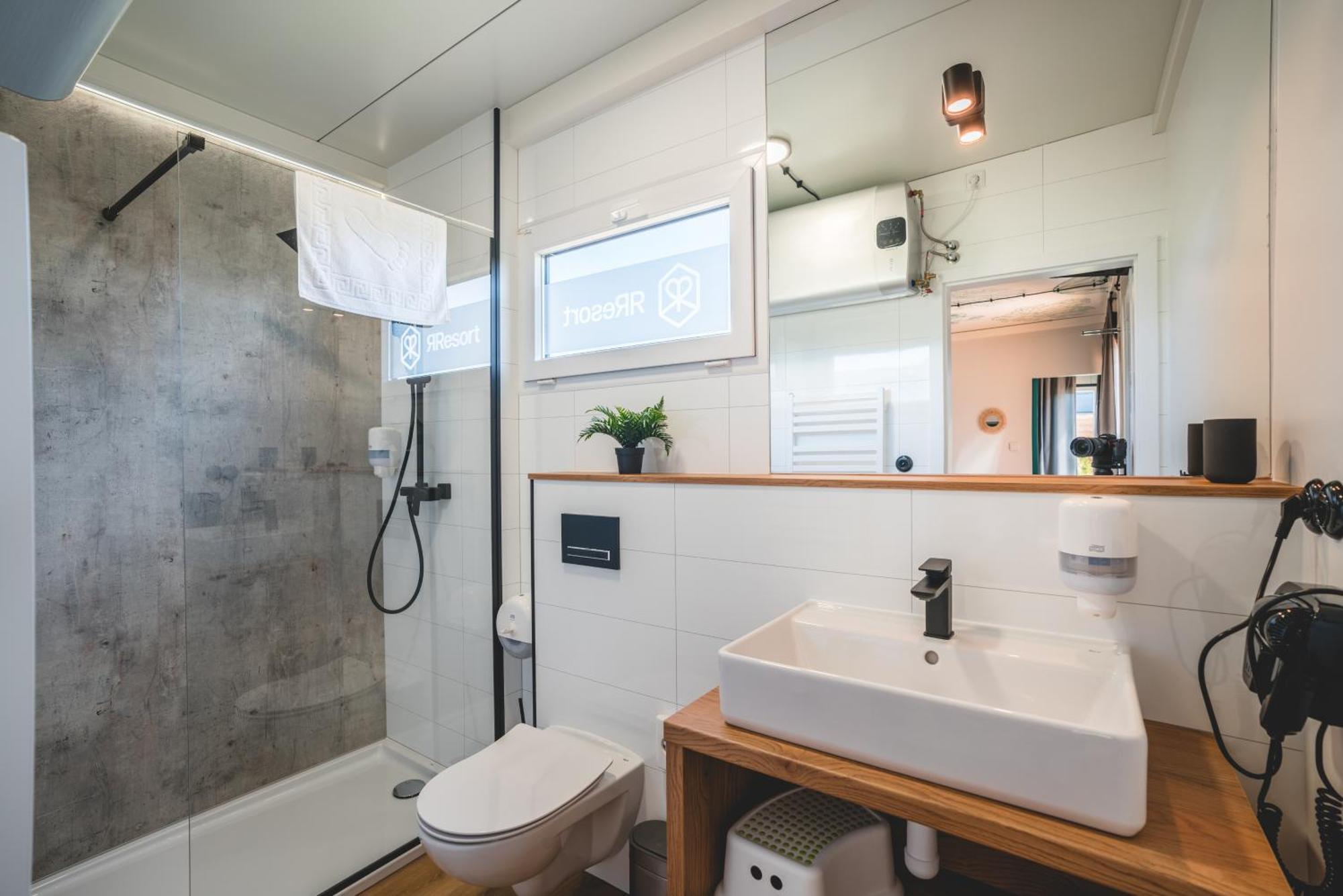 Rresort - Domki Z Krytym I Podgrzewanym Basenem, Sauna, Wifi, Parking W Cenie! Ревал Екстериор снимка