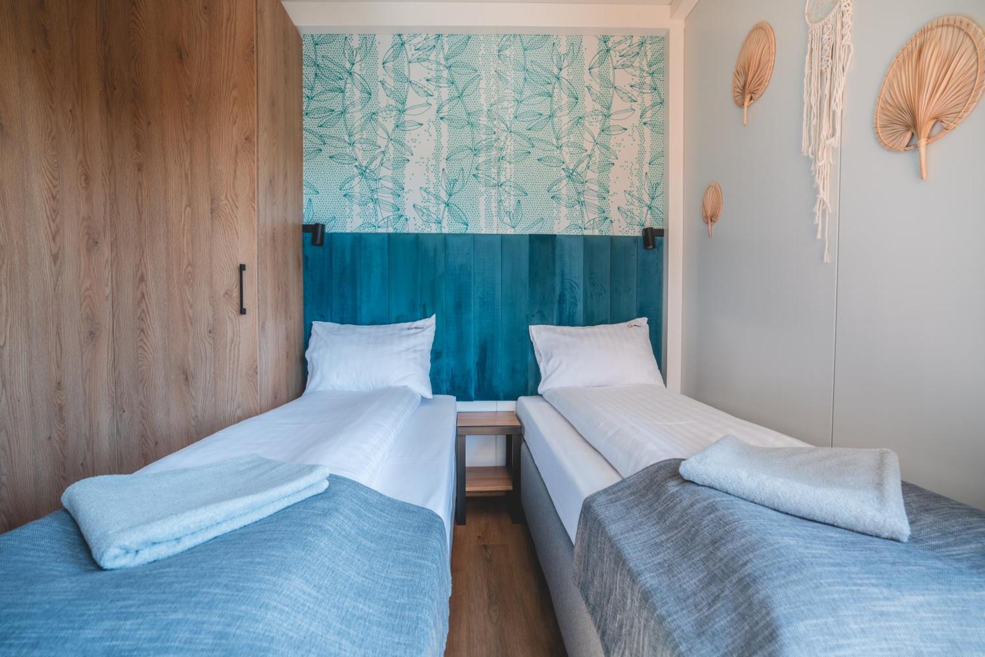 Rresort - Domki Z Krytym I Podgrzewanym Basenem, Sauna, Wifi, Parking W Cenie! Ревал Екстериор снимка